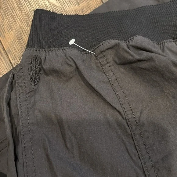 NWOT Free People Movement Mesmerize Me Black Cargo Pants Size Small Hiking - Picture 14 of 16